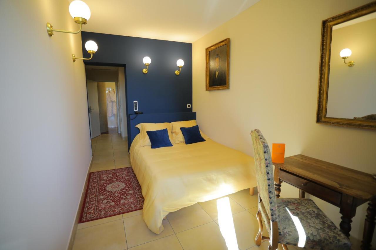 Hostellerie Du Chateau Des Fines Roches Châteauneuf-du-Pape Екстериор снимка