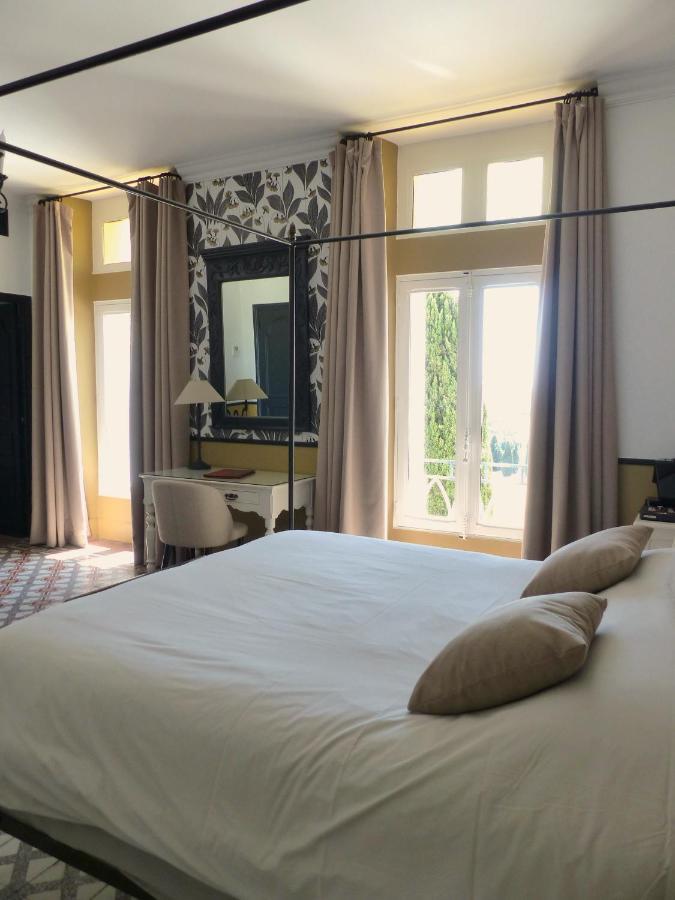 Hostellerie Du Chateau Des Fines Roches Châteauneuf-du-Pape Екстериор снимка