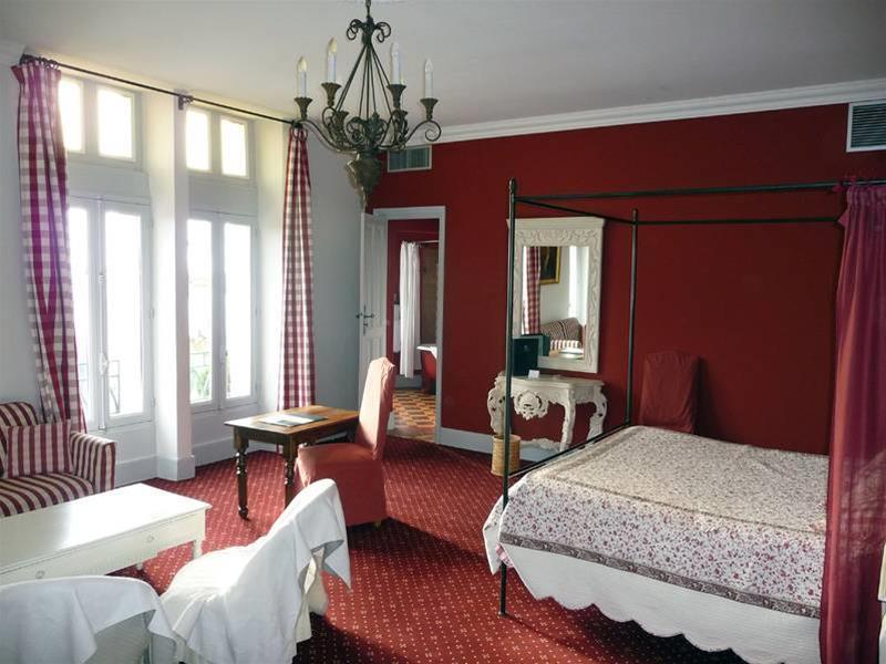 Hostellerie Du Chateau Des Fines Roches Châteauneuf-du-Pape Екстериор снимка