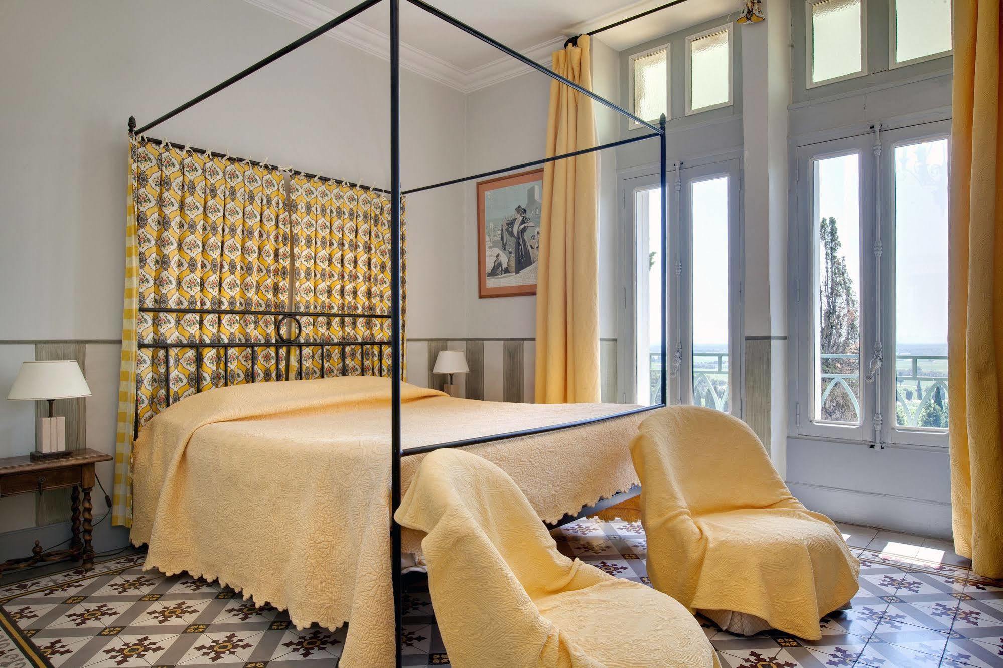 Hostellerie Du Chateau Des Fines Roches Châteauneuf-du-Pape Екстериор снимка